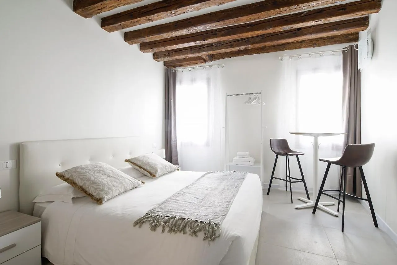 Dorsoduro Charme Apartments By Wonderful Italy Venice 0*,  Italy