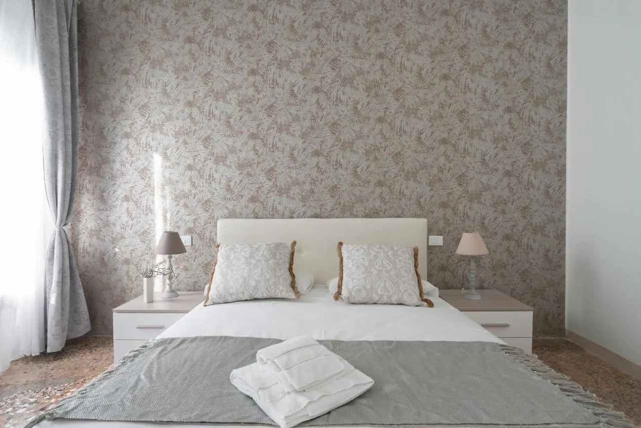 Dorsoduro Charme Apartments By Wonderful Italy Venice