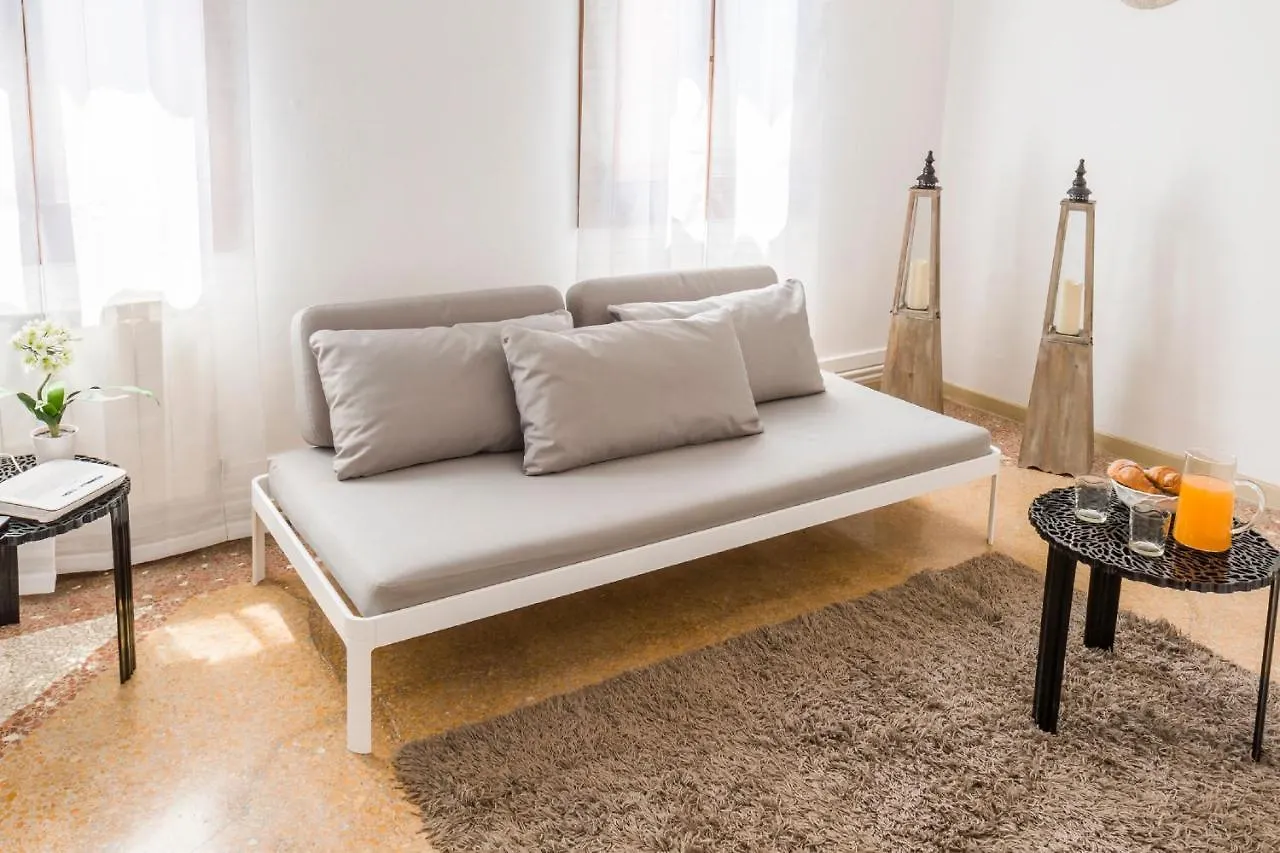 Dorsoduro Charme Apartments By Wonderful Italy Venice
