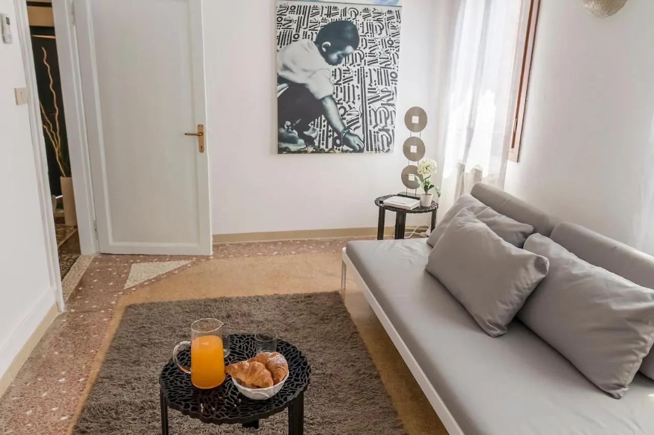 Dorsoduro Charme Apartments By Wonderful Italy Venice