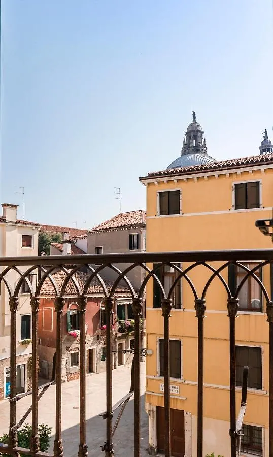 Dorsoduro Charme Apartments By Wonderful Italy Venice