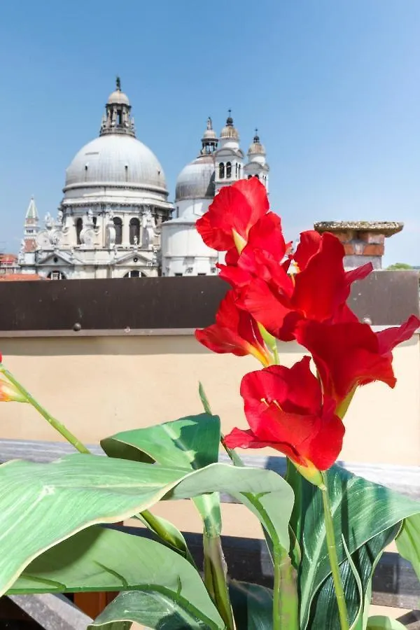 Dorsoduro Charme Apartments By Wonderful Italy Venice Italy